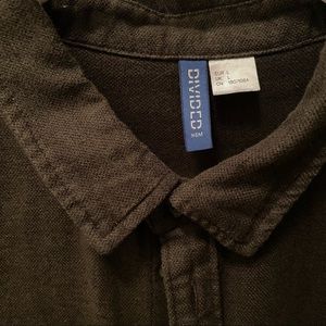 DIVIDED h&m dark green shirt